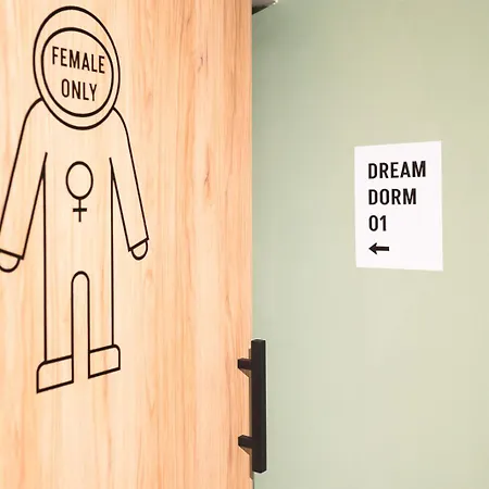 Dream Factory - Hostel