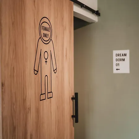 Hostel Dream Factory - *