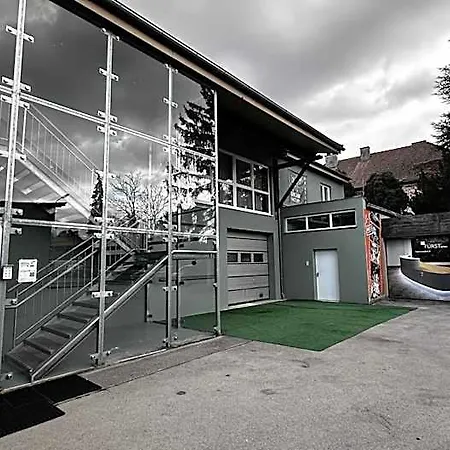 Hostel Dream Factory - *