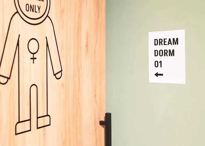 Dream Factory - Hostel