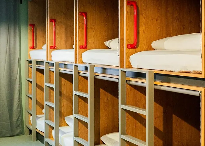 Dream Factory - Hostel